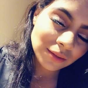 Meet your Posher, Beatriz